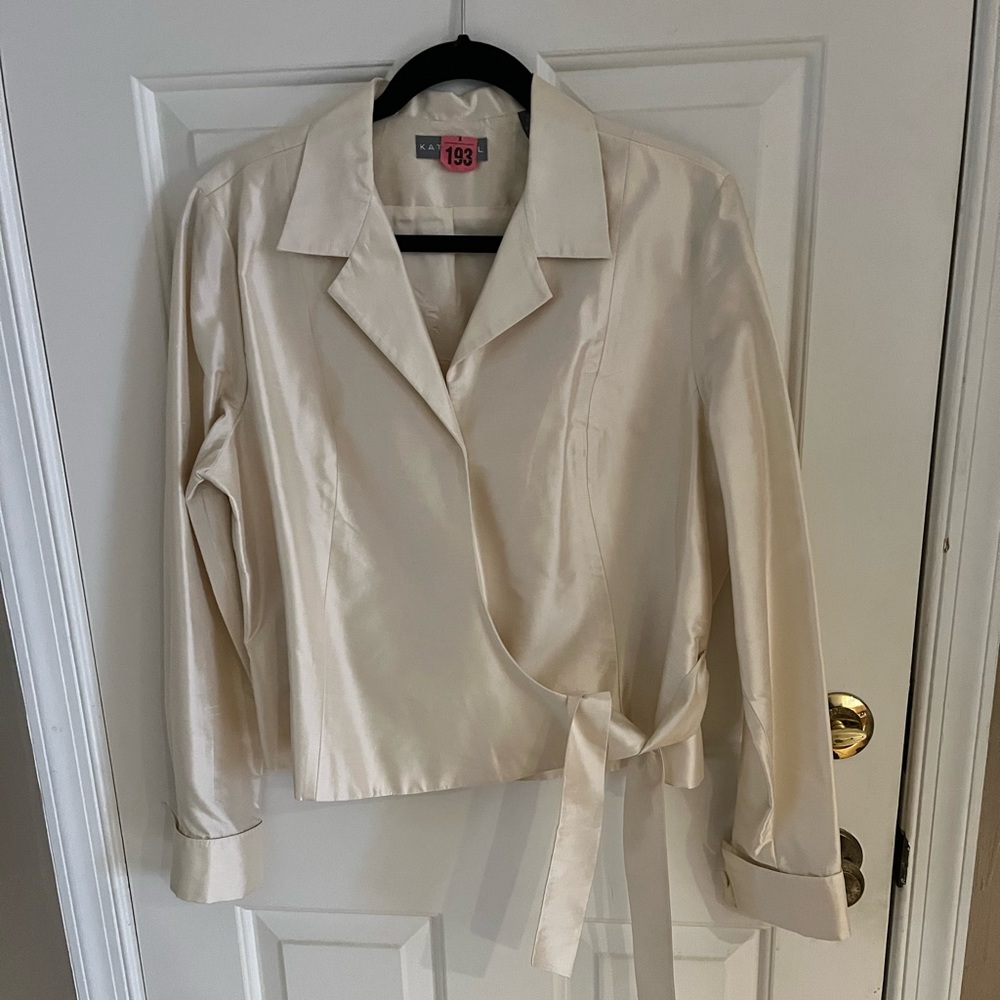 100% Silk Wrap Blouse. Kate Hill. Fully Lined.